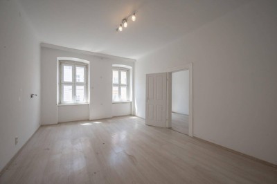 ++RARITÄT++ sanierungsbedürftige 2-Zimmer ALTBAUwohnung in BESTLAGE des 7. Bezirkes!