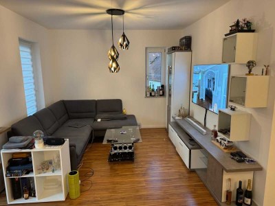 Exklusive moderne 3-Zimmer-Wohnung mit Einbauküche, Terrasse und Tiefgarage in Leonberg
