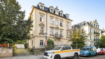 Gemütliche 40 m² in saniertem Altbau: 2-Zimmer-Wohnung in begehrter grüner Lage von Striesen-Ost