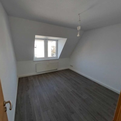 Kleine gemütliche 3-R-Dachgeschosswohnung im 2. OG.