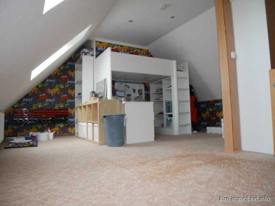 SYKE: Maisonette-Whg. mit viel Platz, 4 Zi., Balkon, Garage, in ruhiger Lage/Sackgasse nahe Zentrum.