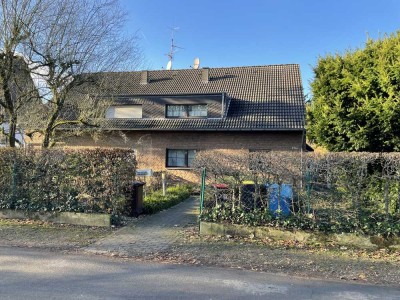 Stadtwaldnähe, 3-Zimmer-DG-Wohnung mit offener Küche und großer Terrasse