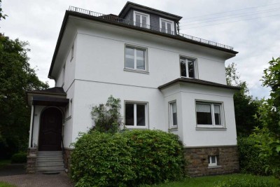 Schönes Einfamilienhaus in zentraler Lage mit großem Grundstück
