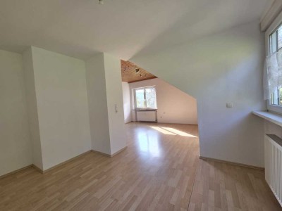 Moderne 2‑Zimmer Dachgeschosswohnung in Gerbrunn