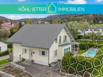 Traumhaftes, neuwertiges Einfamilienhaus mit Pool in ruhiger Lage von Bisingen-Thanheim!