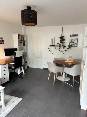 Helle moderne 2-Zimmer-Wohnung mit Balkon in der Altstadt