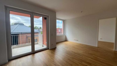 Schöne 2-Zimmer Wohnung mit Parkett, sonniger Loggia und EBK!