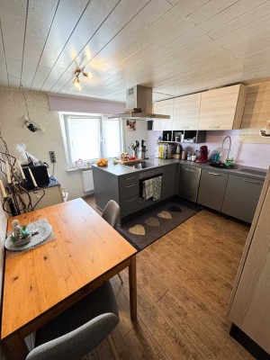 Zweifamilienhaus zu verkaufen.