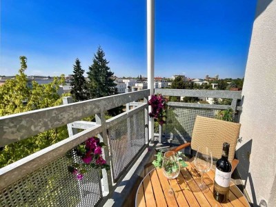 Aufwachen mit Domblick:
Ihr möbliertes Zuhause für den perfekten Start!
