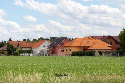 Einfamilienhaus mit Terrasse und integr. Garage