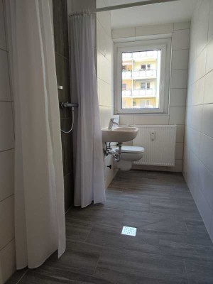 Komplett neu sanierte Wohnung mit bodengleicher Dusche