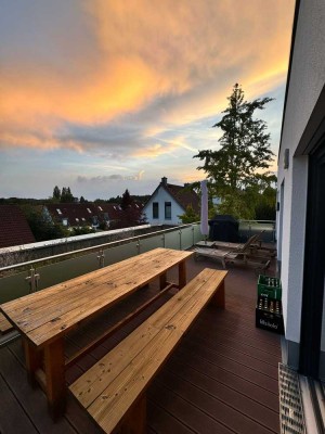 2 Zi. Penthouse mit traumhafter Dachterrasse und Einbauküche