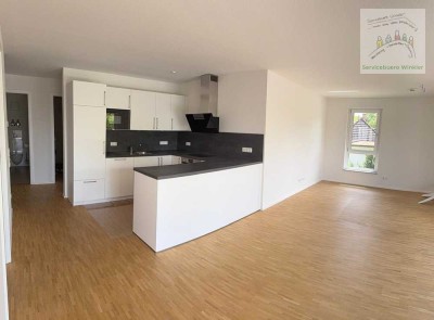 – Stilvolle 4-Zimmer-Wohnung mit Luxusausstattung und großzügigem Balkon in zentraler Lage