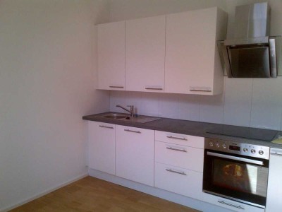 ***UNIKAT! Sanierte, Erdgeschoss-Maisonette-Wohnung mit großer Terrasse und separatem Eingang ***