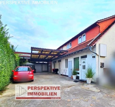 Einfamilienhaus mit Lagerräumen, Halle, Werkstatt etc.