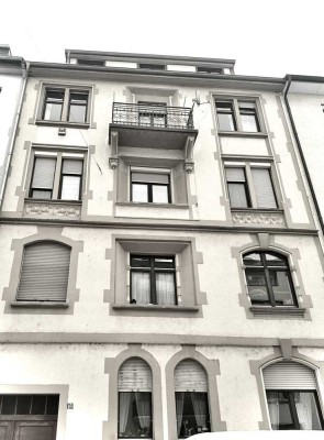 In 2026 freiwerdendes Dachgeschoss-Geräumige 4-Zimmer in begehrter Lindenhof-Lage!