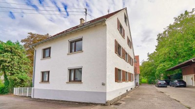 Einzigartiges Anwesen mit Zweifamilienhaus, Bauplatz, Scheune, Maschinenschuppen und großem Garten!!