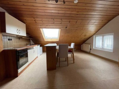 Gemütliche 2,5-Zi.-Dachgeschosswohnung in Metten (ca. 50 m²) – Karl-Kufner-Str. 9