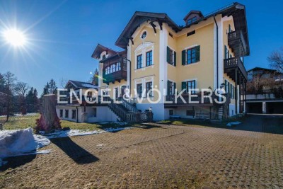 Exklusives Wohnen im Dach einer Villa