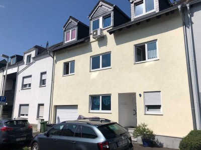 BONN, helle, großzüge 3 Zimmer-Wohnung, 105 m² Wfl., Küche, Diele, Bad-WC, GWC, Dachterrasse, Keller