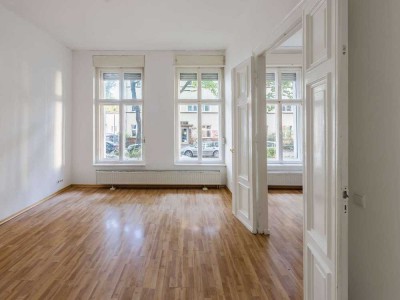 Altbaucharme und Gestaltungsfreiheit: Eigentumswohnung mit Terrasse