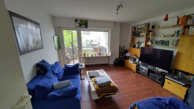 Schöne, neusanierte 3 Zimmerwohnung mit Balkon, auch als WG geeignet
