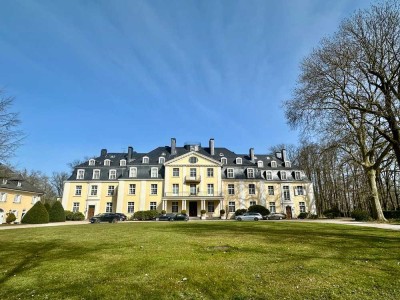 Exklusive Eigentumswohnung im Schloss Pesch in Meerbusch bei Düsseldorf - mit Garten & Garage