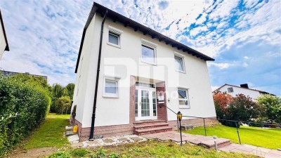 Umfangreich saniertes Einfamilienhaus mit Garage + PV Anlage auf großem Grundstück