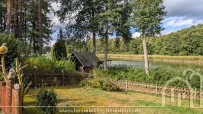 Traumhaftes Seegrundstück mit Wochenendhaus und Nebengebäuden bei Rheinsberg