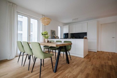 ERSTBEZUG | 4-ZIMMER-WOHNUNG mit Blick in die Grüne Mitte sowie schöner EINBAUKÜCHE!