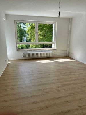 Helle, sanierte 3-Zimmer Wohnung mit Balkon zum 01.06.2025 vermieten