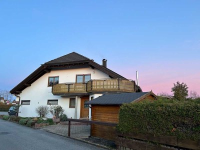 Schmuckstück mit großem Garten und Einliegerwohnung wartet auf Sie.