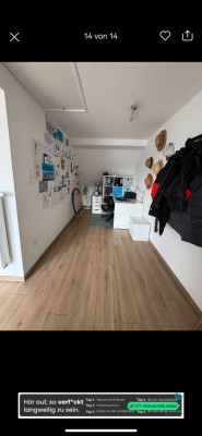 Neuwertige Wohnung mit zwei Zimmern sowie Balkon und Einbauküche in Rohr i.NB