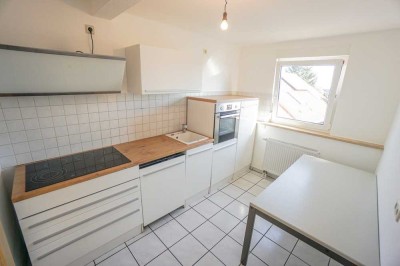 Schicke 3-Zimmer-Wohnung, ca. 77 m² | Südbalkon mit tollem Ausblick |  Tageslichtbad | Küche inkl.