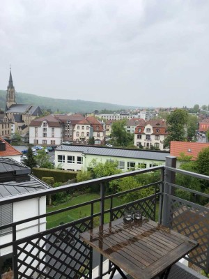 Barrierefrei mit Lift! Attraktive 2 - Zimmerwohnung in zentraler Lage mit Balkon