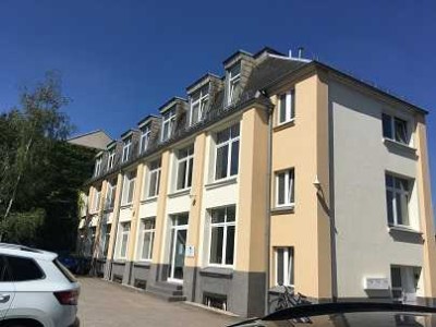 WG geeignet - komplette Etage im Dachgeschoss mit 5 Zimmern und Einbauküche