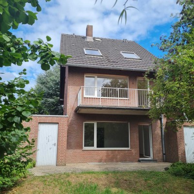 2500 € - 143 m² - 6.0 Zi.