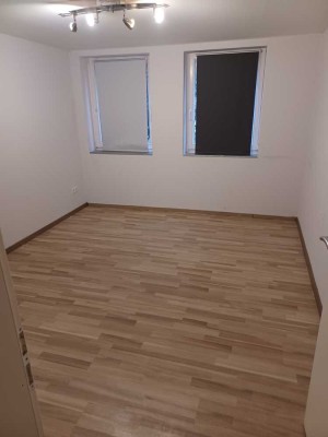 370 € - 65 m² - 3.0 Zi.