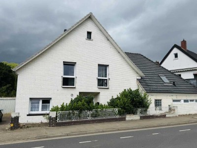 Solides Zweifamilienhaus mit Potenzial in Vlotho!
