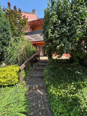 *Hainburg* Reihenendhaus mit Garage in Feldrandlage