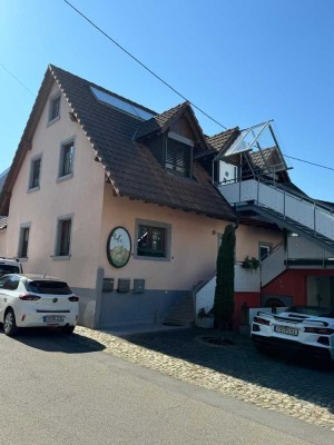 Mehrfamilienhaus mit 4 Wohneinheiten und Scheune