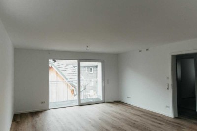 Schöne Erdgeschosswohnung im Neubau mit Einbauküche und Terrasse