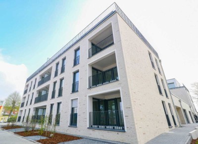 Sonnenlicht, Stil & offene Küche: Großzügige Etagenwohnung mit Loggia als private Oase
