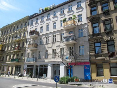 2 Zimmer Altbauwohnung mit Terrasse und Balkon in ruhiger begehrter Schöneberger Lage