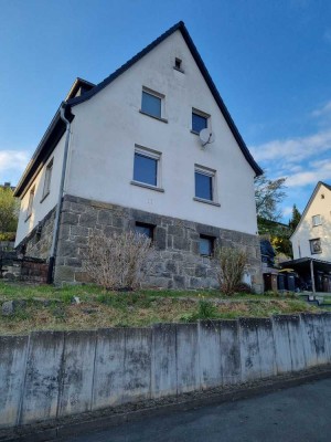 Schönes Einfamilienhaus mit Garten in zentraler Lage