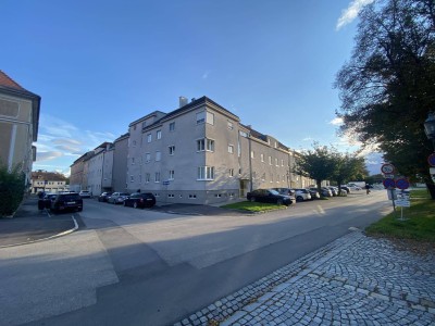 Krems, zentralgelegene 3 Zimmerwohnung Balkon u. Tiefgaragenplatz, Garten und Fitnessraum Mitbenutzung