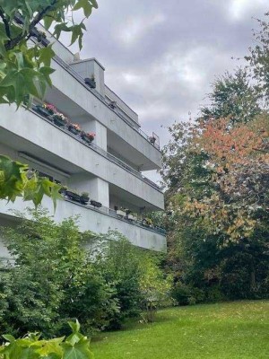 Hösel- zentral gelegene ETW mit schönem Balkon, Aufzug  und Tiefgaragenstellplatz