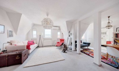 ++Großzügige Wohnung trifft zentrale Lage direkt am Eugensplatz++ ALTBAU