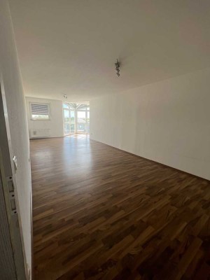 Freundliche 4-Raumwohnung in Zscherndorf