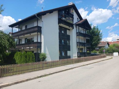 Stilvolle, vollständig renovierte 2-Zimmer-Maisonette-Wohnung mit Tiefgaragenstellplatz